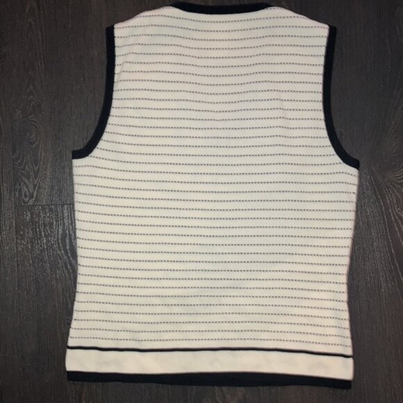 Sleeveless top - Picture 7 of 16